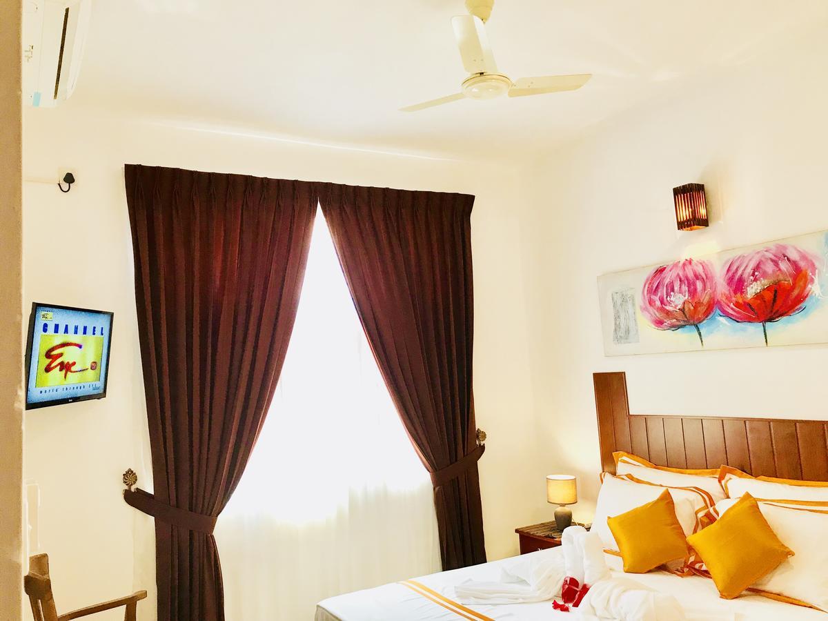 Ceylon Pearlwing Resort Negombo Buitenkant foto